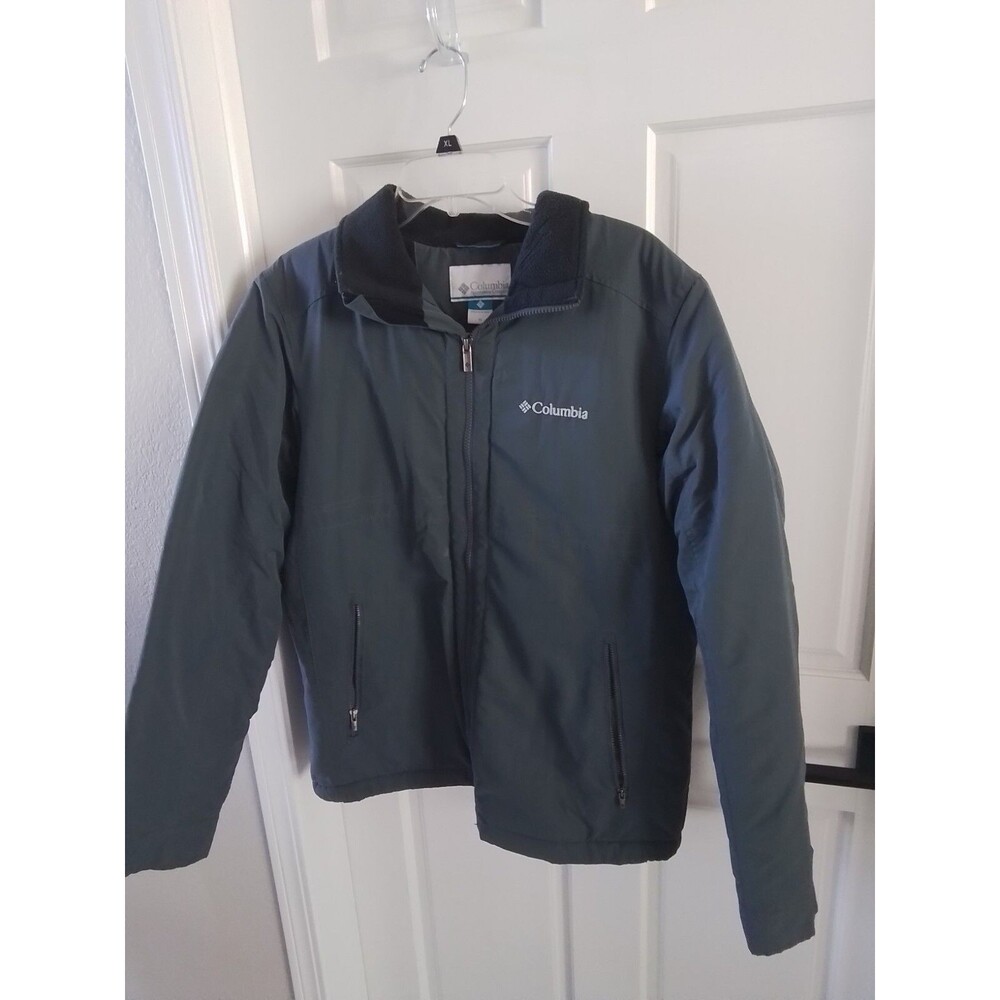 MEN'S COLUMBIA GRAY WINTER COAT. SIZE MEDIUM.